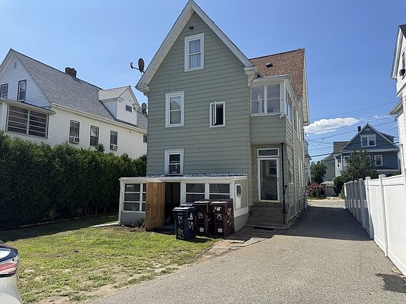 5th image of 95 Waverly St