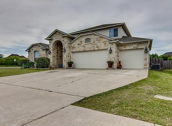 2nd image of 2601 Alsatia Dr