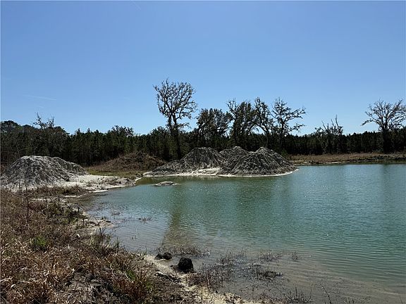 5th image of 605 Shell Rd
