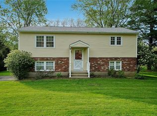 5 Peter Bush Dr, Monroe, NY 10950