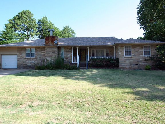 GREAT HOME IN A GREAT LOCATION!!