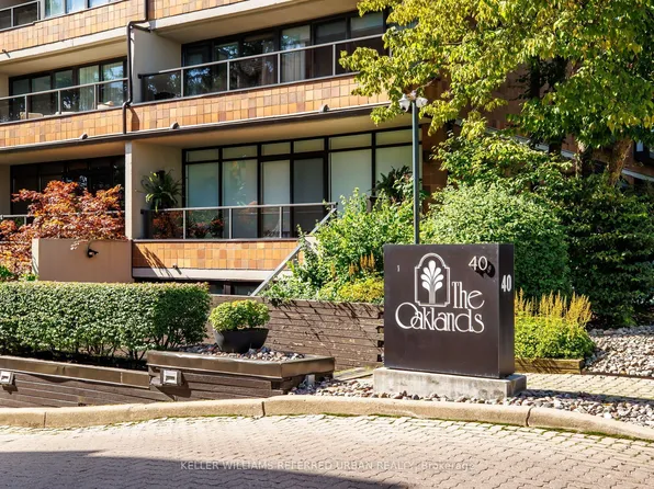 40 Oaklands Ave #321, Toronto, ON M4V 2Z3