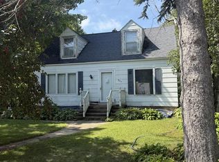 823 S 15th Ave, Sturgeon Bay, WI 54235