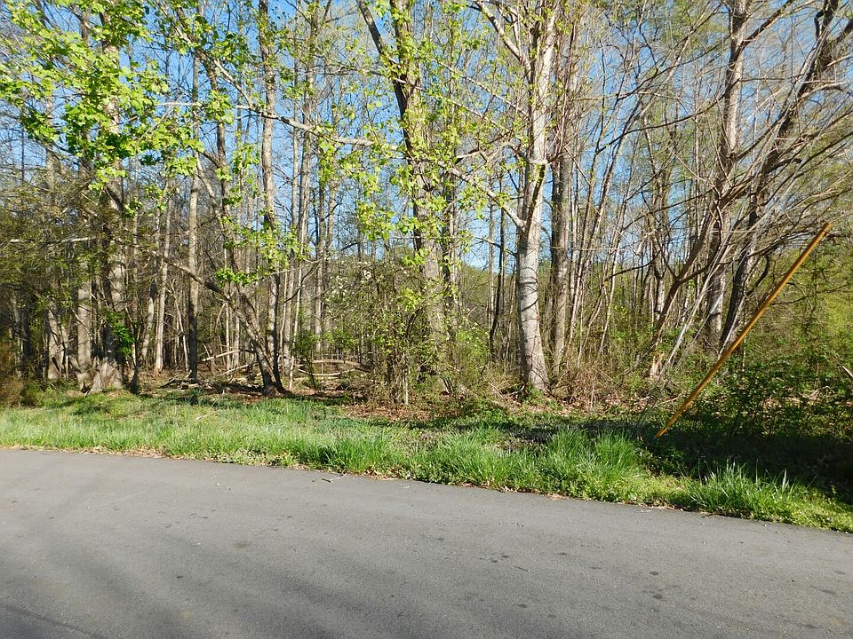 2nd image of Reeves Ln Lot 11