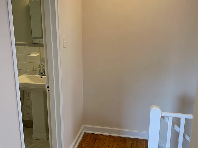 1622 Valley Ave — Photo 3
