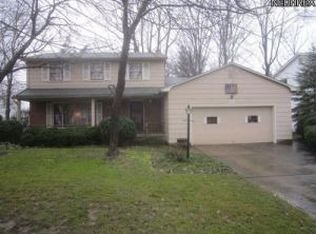 6242 Foxridge Dr, Youngstown, OH
