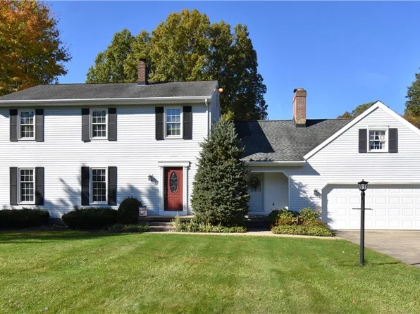 376 Centennial Dr, Vienna, OH 44473