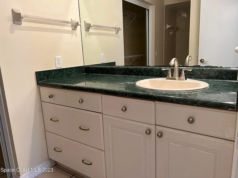 1911 Talloak Rd — Photo 8