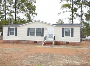 156 Old English Ln, Spring Lake, NC 28390