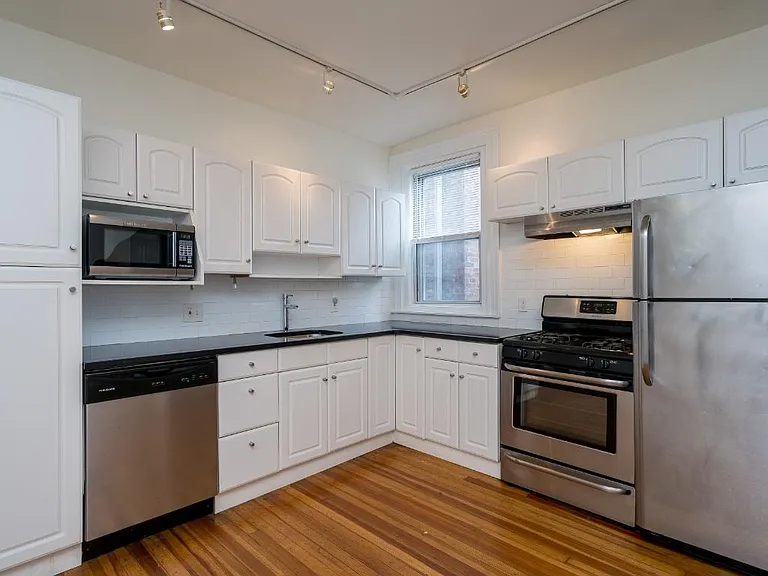 338 S 15th St #3 — Photo 4