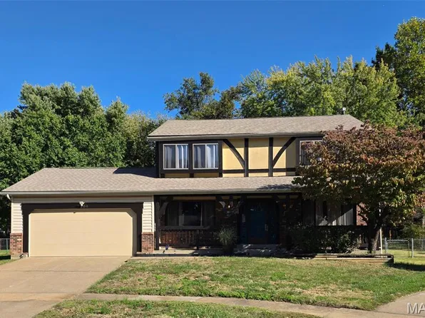 3804 Trinity Cir, Florissant, MO 63034