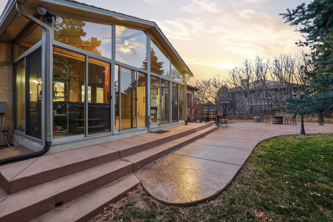 next background image