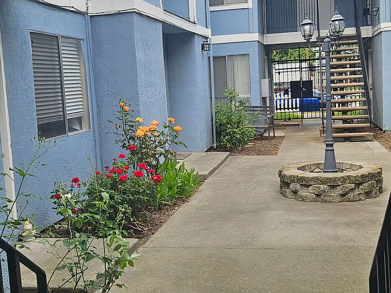1814 V St #2 — Photo 2
