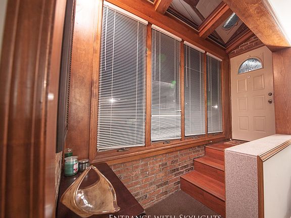 2nd image of 141 Pinewood Cir