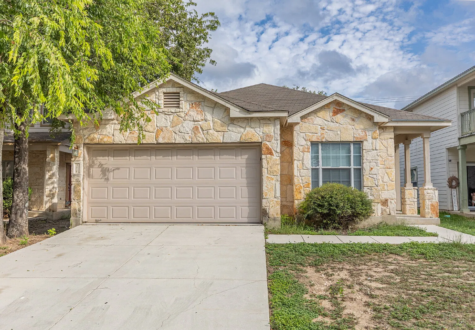 3 bed, 2.0 bath, 1572 sqft, $1,700 — Photo 1