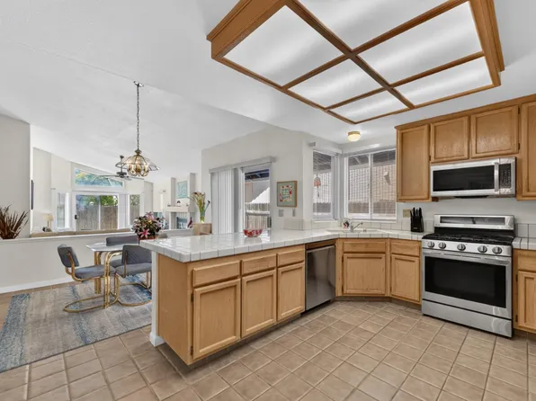 4923 Shady Leaf Way, Sacramento, CA 95838