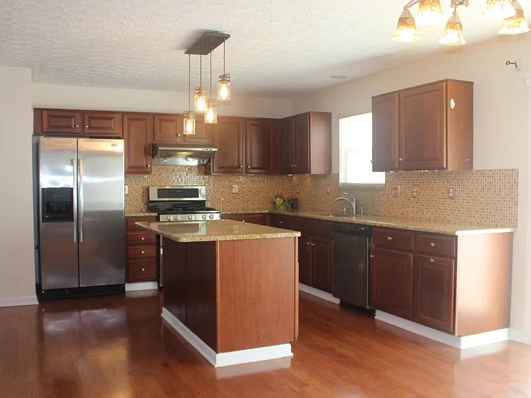5885 Blaverly Dr — Photo 5