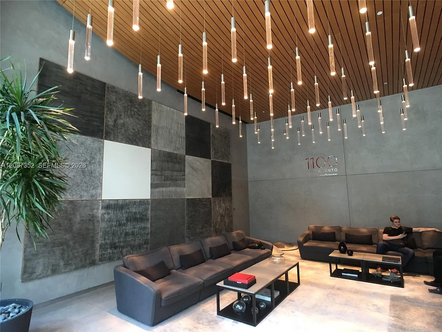 1100 Millecento Residence — Photo 1
