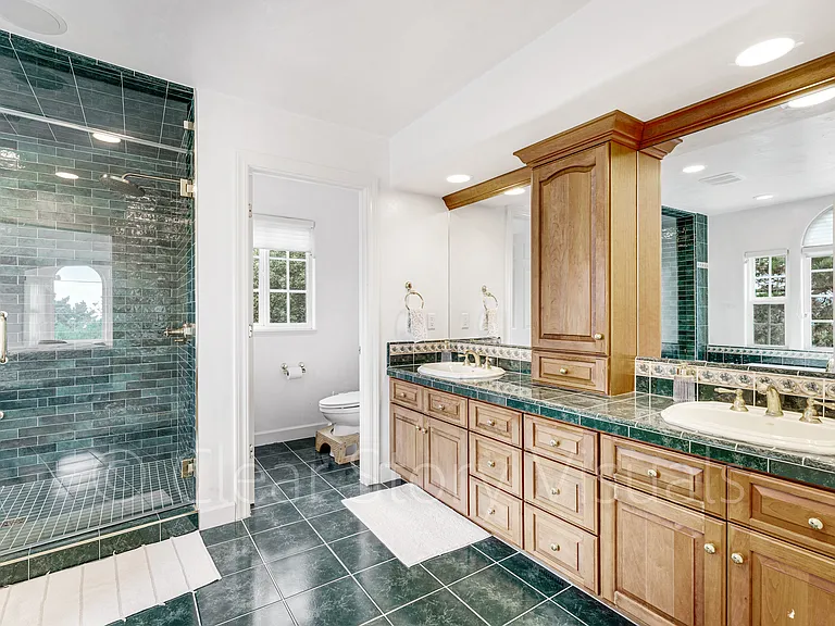 1 Overlook Pl — Photo 18