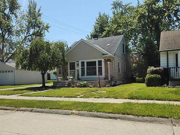 2nd image of 1559 Cambridge Rd