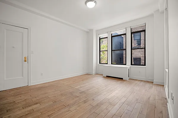 Rented by Cooper & Cooper Real Estate | media 10