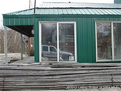 5th image of 208 Railroad St