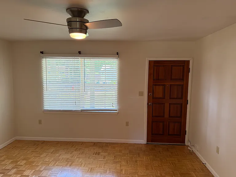 36 Reed Pl NW — Photo 2