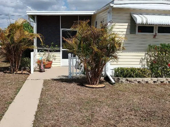 160 Suncrest Ln, North Fort Myers, FL 33903