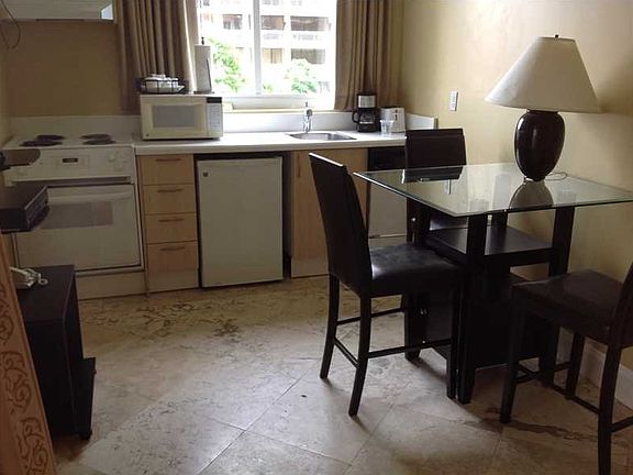 4th image of 2951 S Bayshore Dr #617