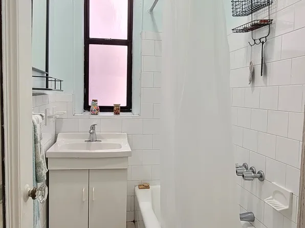 535 West 110th Street 4A image 7 of 7