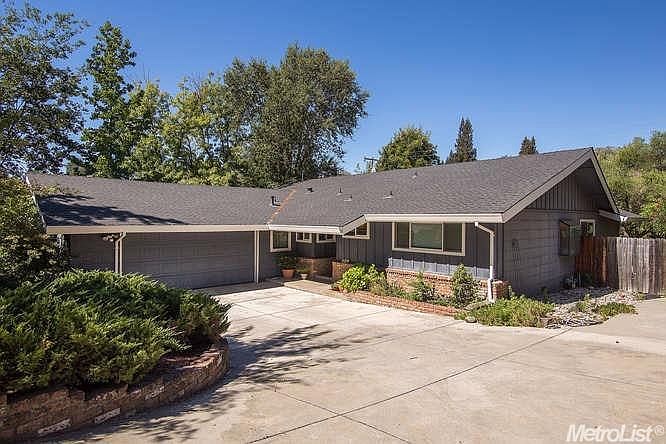 1st image of 8379 Hidden Valley Cir