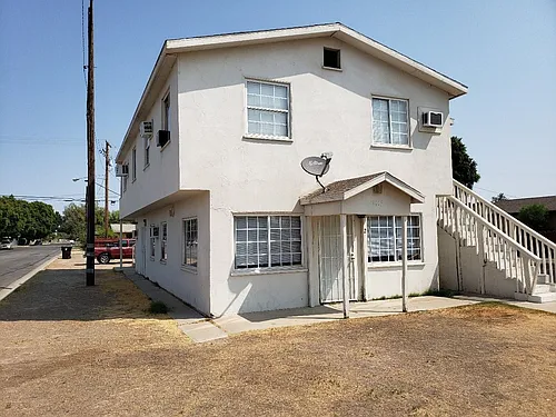 1111 E St Photo 1