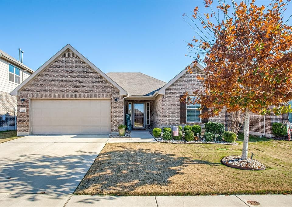 1st image of 2913 Castle Creek Dr