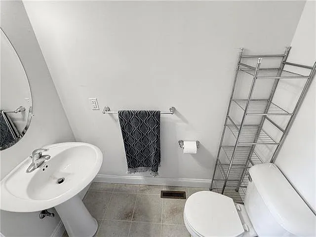 1541 Greystone Pl — Photo 4