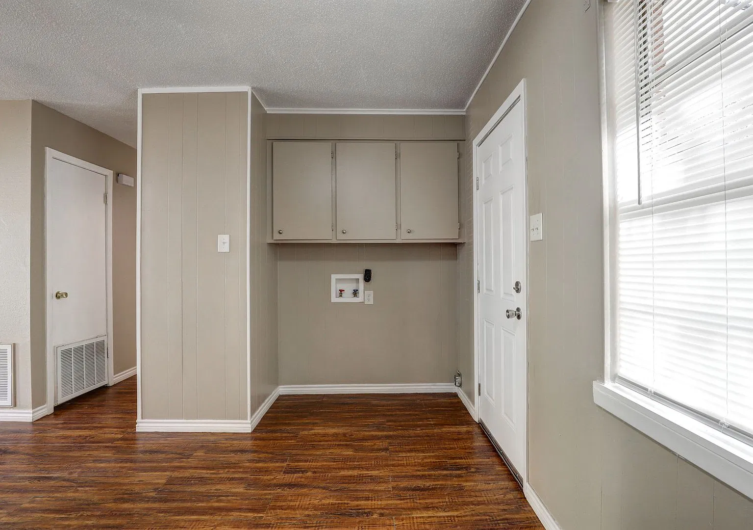 3 Bedroom 1 Bathroom House for Rent in TISD! — Photo 4