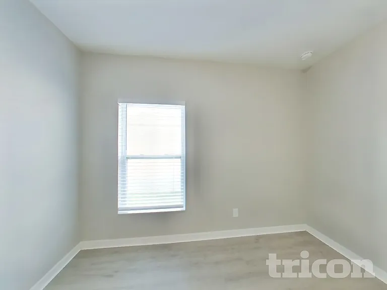 2800 Glendive Dr — Photo 11