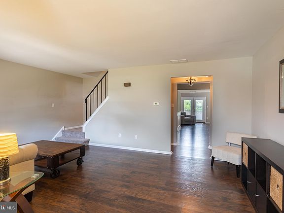 3rd image of 122 Fellowship Ln