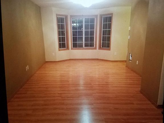 2nd image of 2610 NE 176th Ave