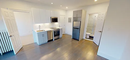 225 Newbury St #3R Photo 1