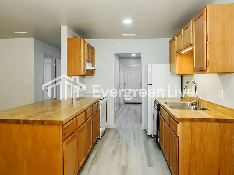 917 Bedford Dr SW — Photo 7