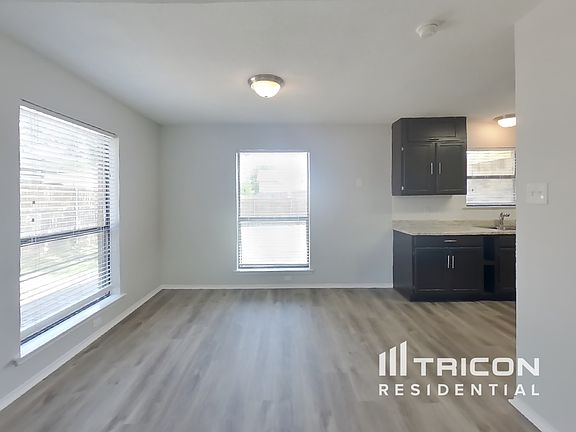 3rd image of 11806 Amberly Ln