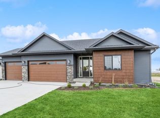1018 High Ridge Trl, Solon, IA 52333