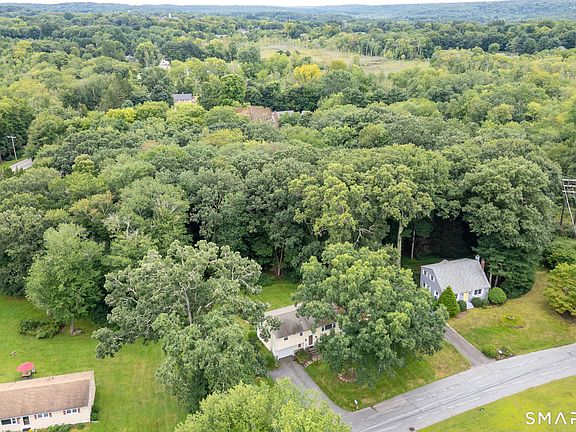 3rd image of 39 Beechwood Drive