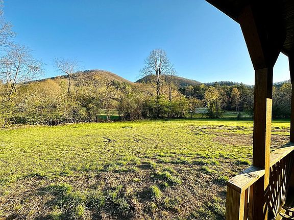 3.5 acre tract with mtn view
