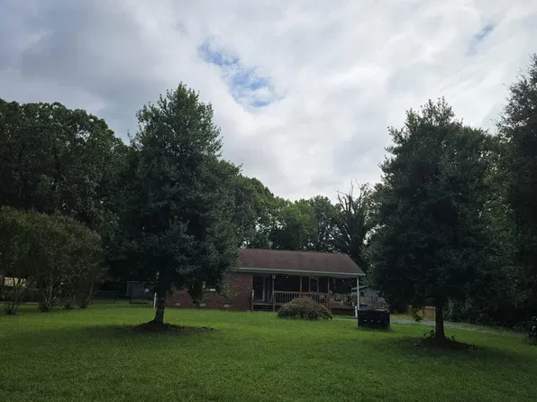 816 Bluefield Rd, Greensboro, NC 27455
