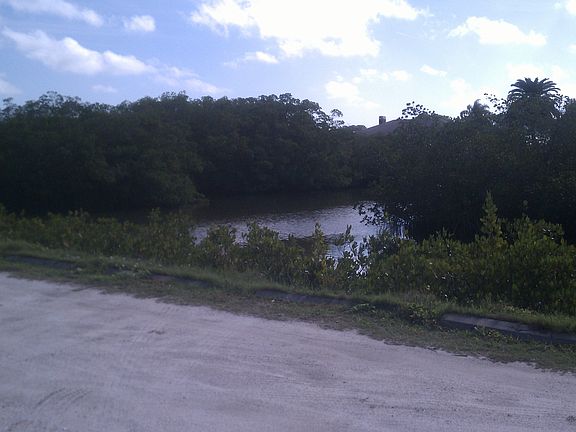 5th image of 1 Manor Ct #F