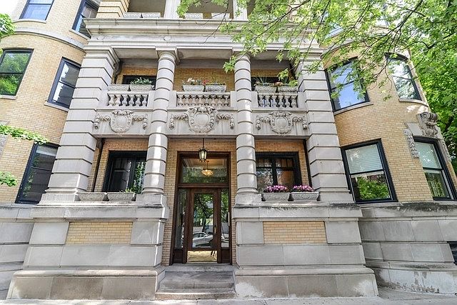 1st image of 457 W Fullerton Pkwy APT 1W