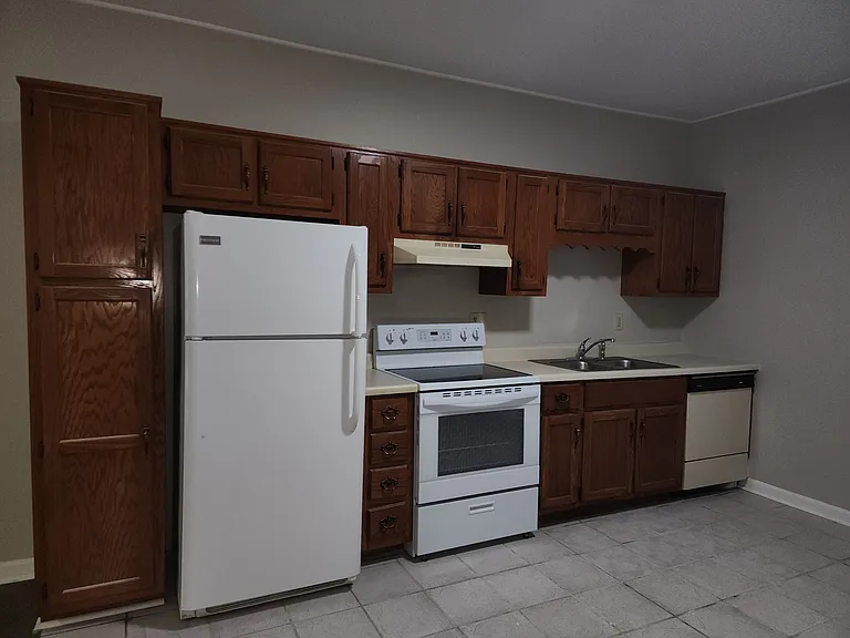 978 N Franklin Ave #3 — Photo 3