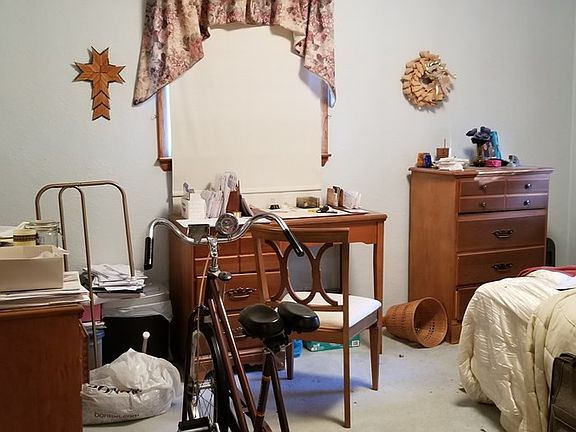 3rd image of 35 Woodside Ave