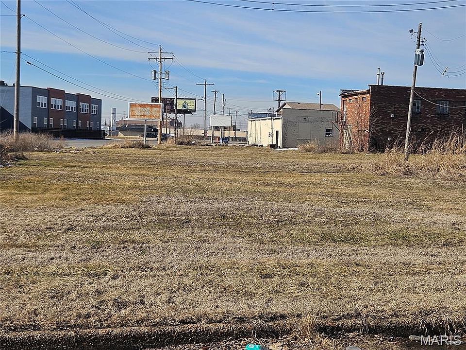 1st image of 411 N 12th St